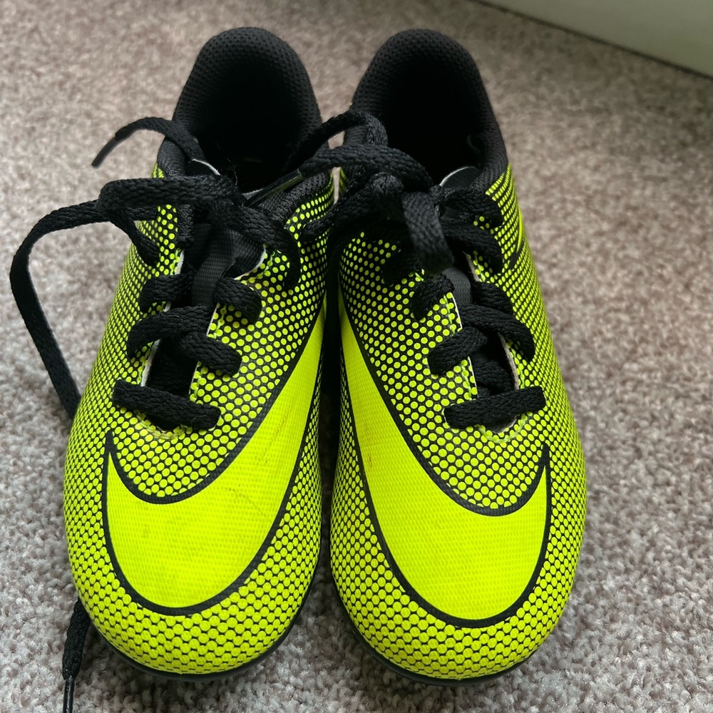 Nike soccer cleats size 11c